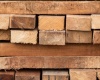 Drewno konstrukcyjne – niezawodny materiał budowlany z natury